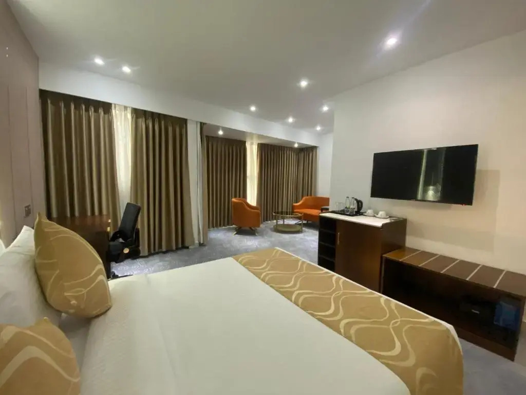 Unique Regency Hotel