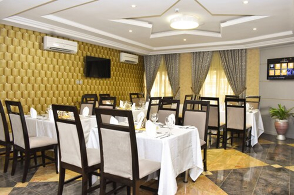Отель Qualibest Grand