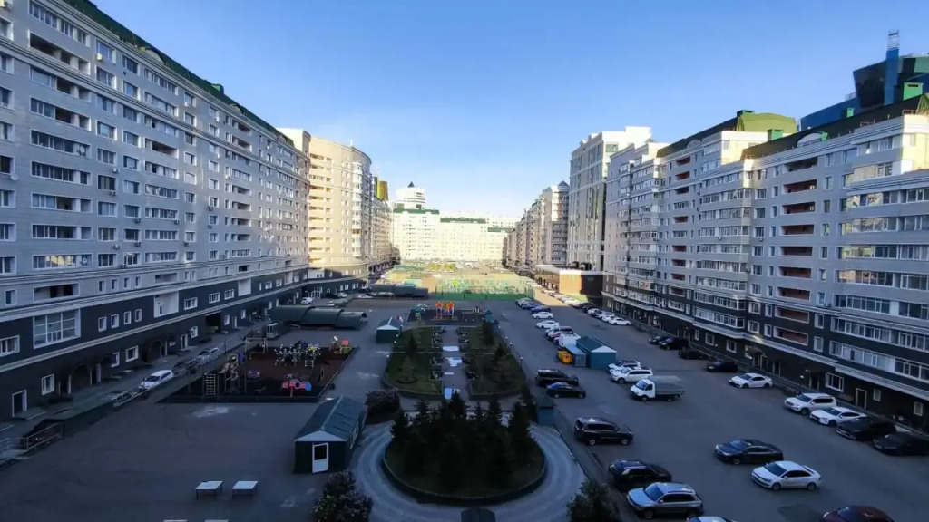Апартаменты 36 в центре с шикарным видом на Байтерек 3 кровати, раскладной диван на 8 гостей