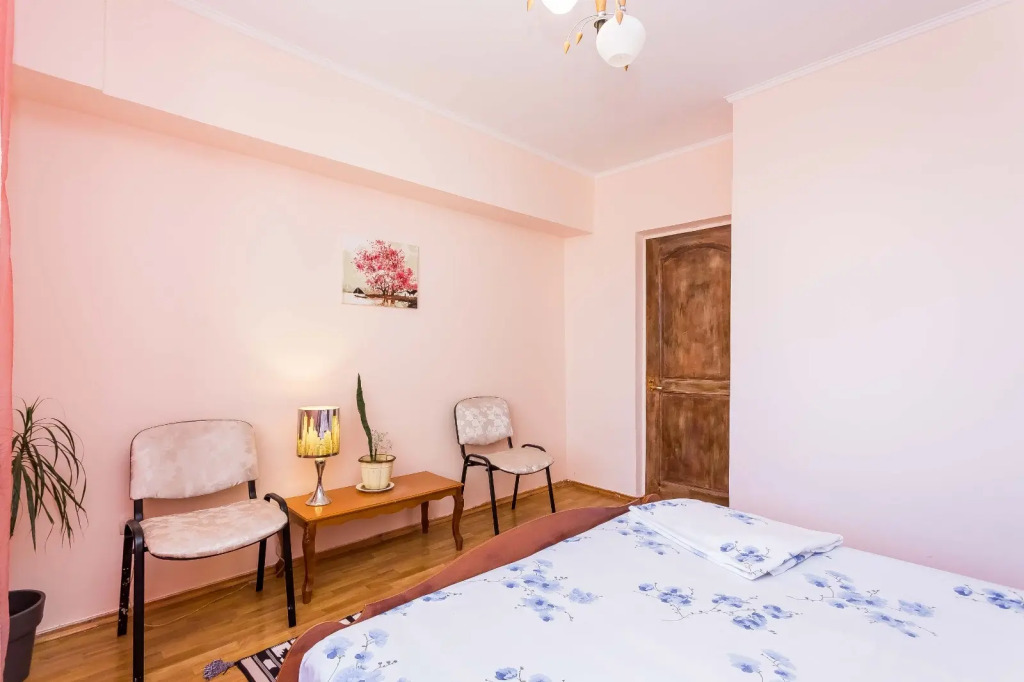 Na Prospekte Dostyk 119 Flat