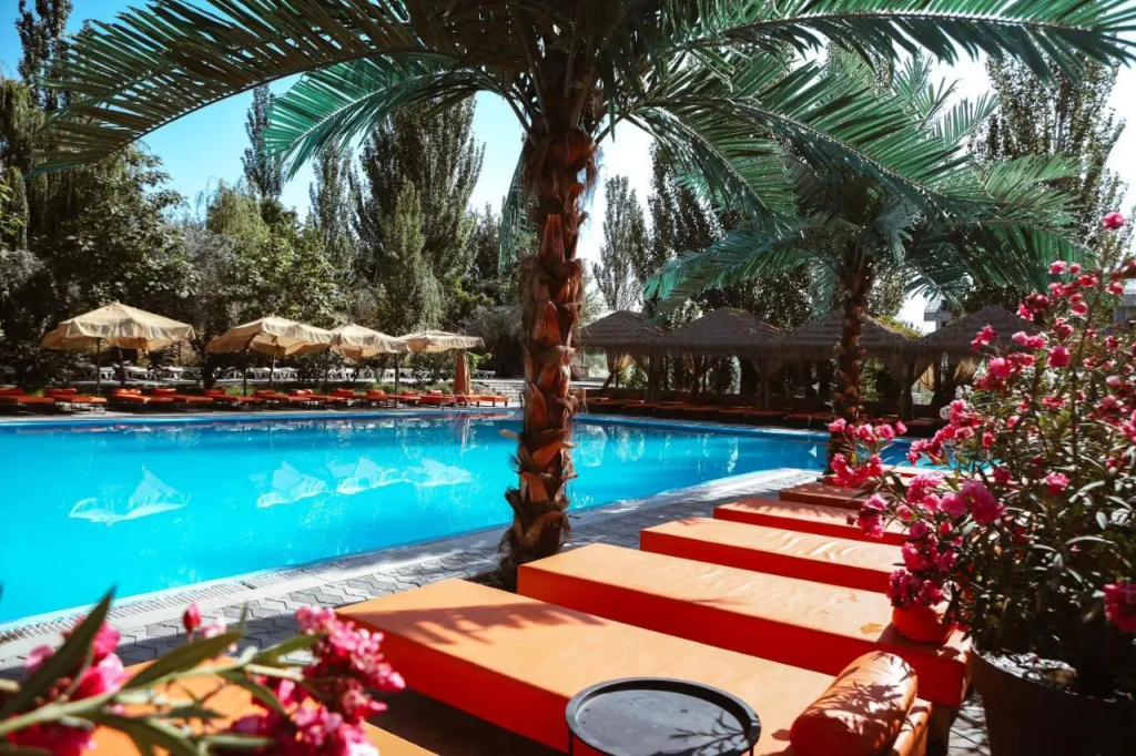 Cross Resort