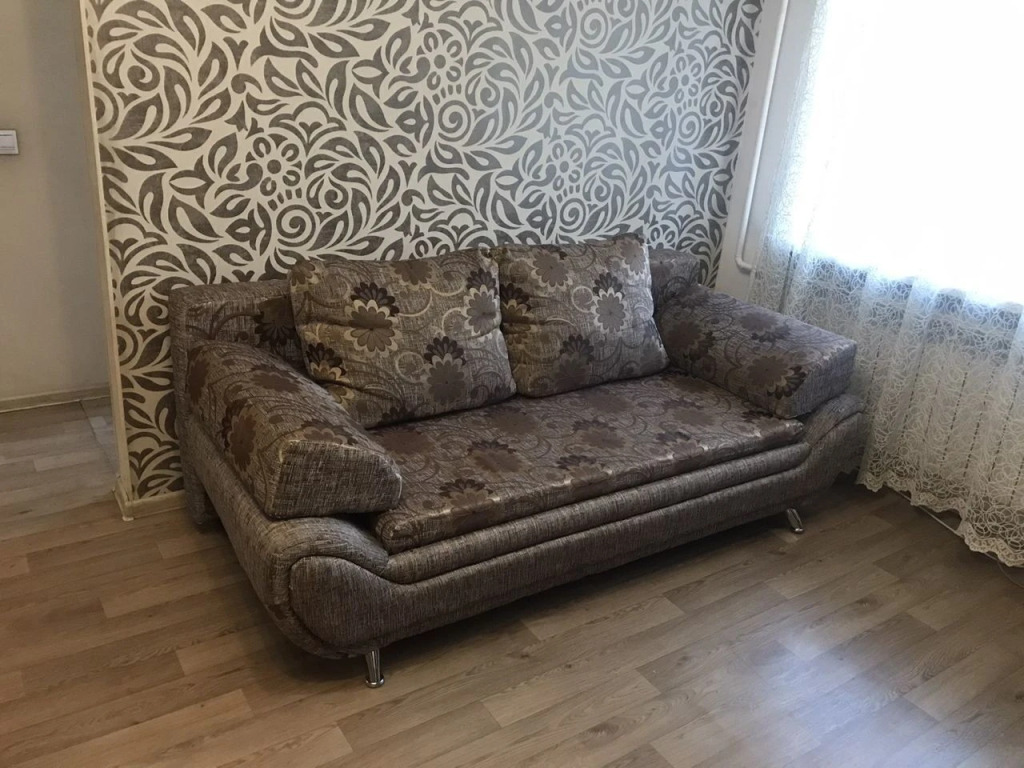 Квартира трехкомнатная на Кузнецова 13