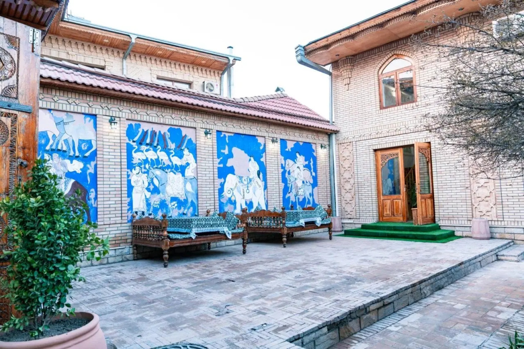 Отель Caravan Serail