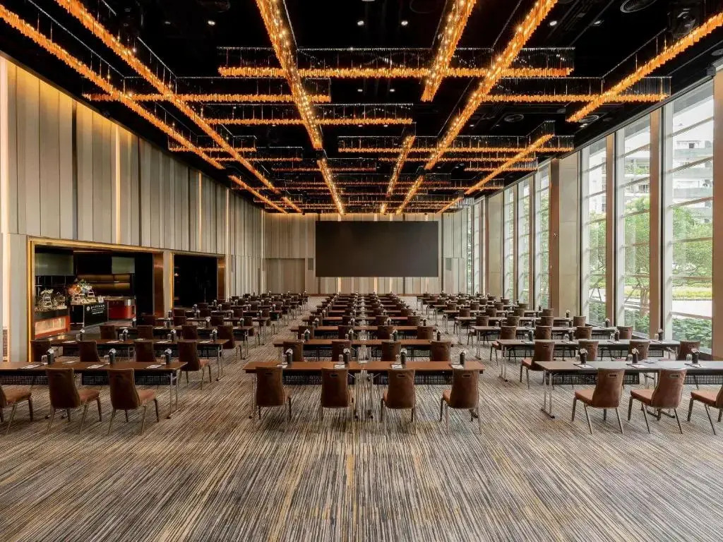 Отель Pullman Bangkok King Power
