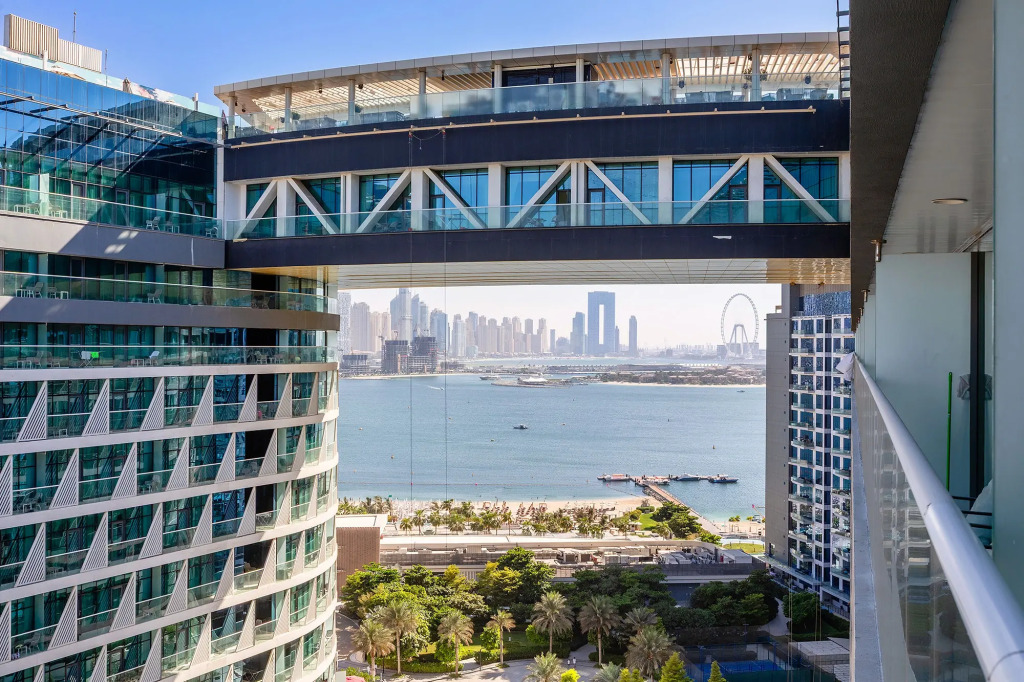Elegant 1-BR with Sea View Seven Palm, Palm Jumeirah