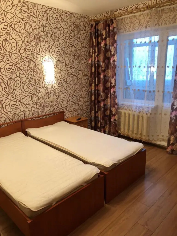 Квартира Трехкомнатная у горы Олимпийская 75