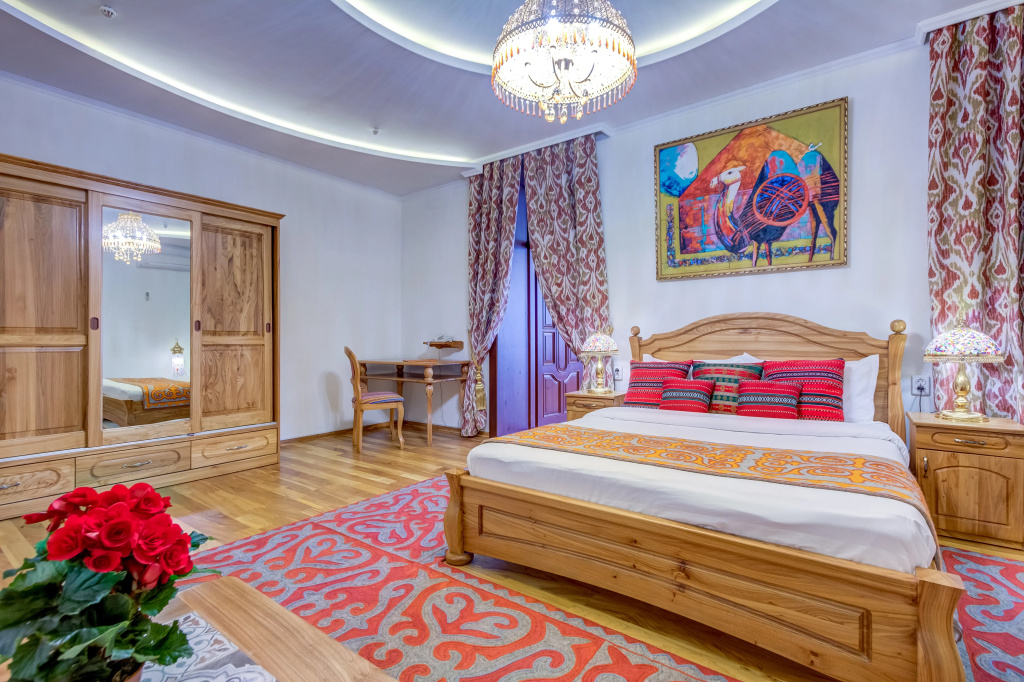 Отель Navat