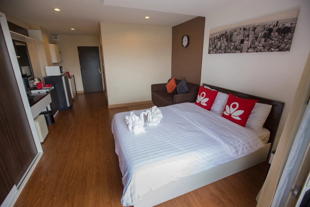 Апартаменты ZEN Rooms Soi Chom Chan