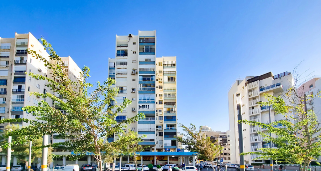 Апартаменты Charming 3 Bdr Sea View Bat Yam #B5