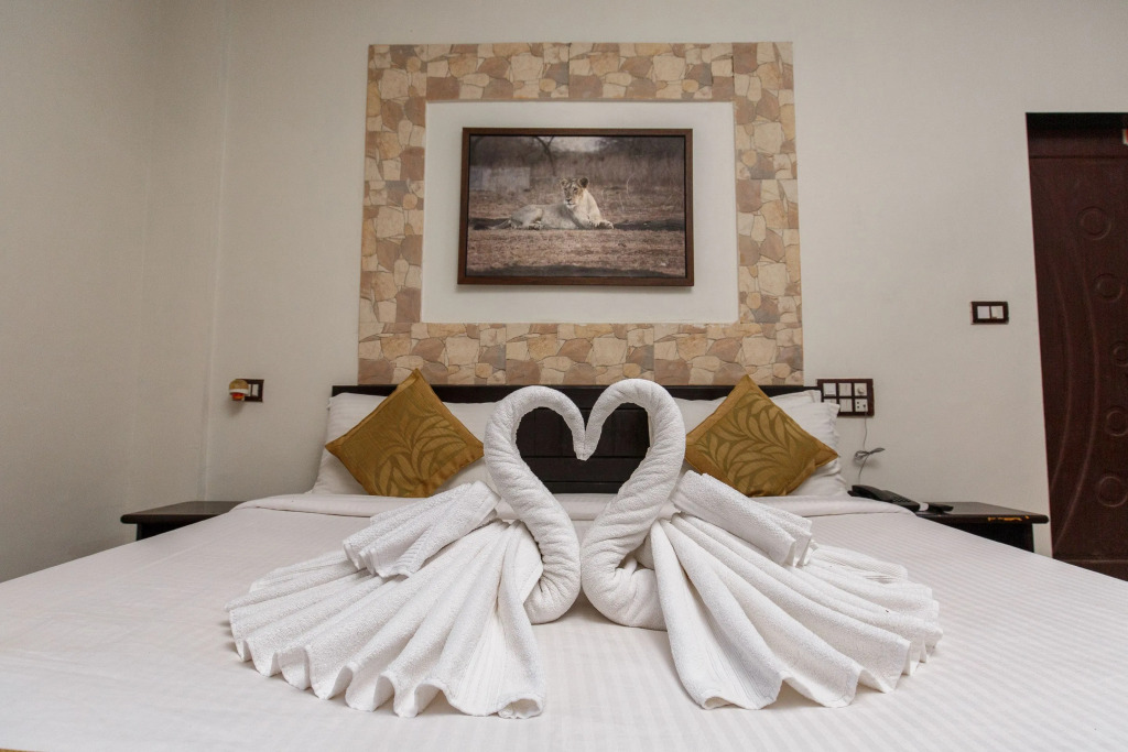 Отель Gir Lions Paw Resort