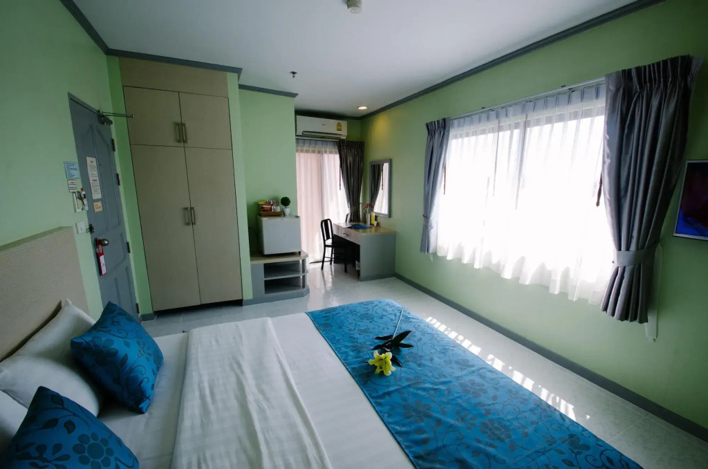 Thipurai City Hotel