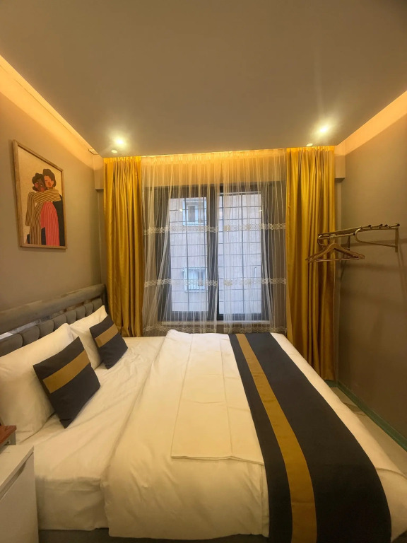 Апартаменты Warm cozy studio near the metro station