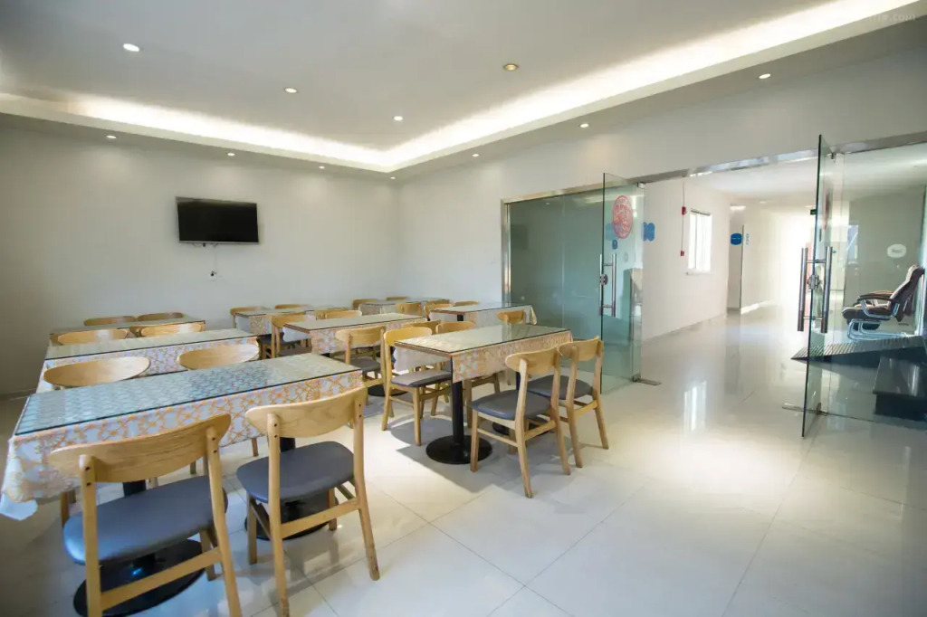 Отель Weiting Qingju Shanghai Hongqiao Airport Beihua Road Branch