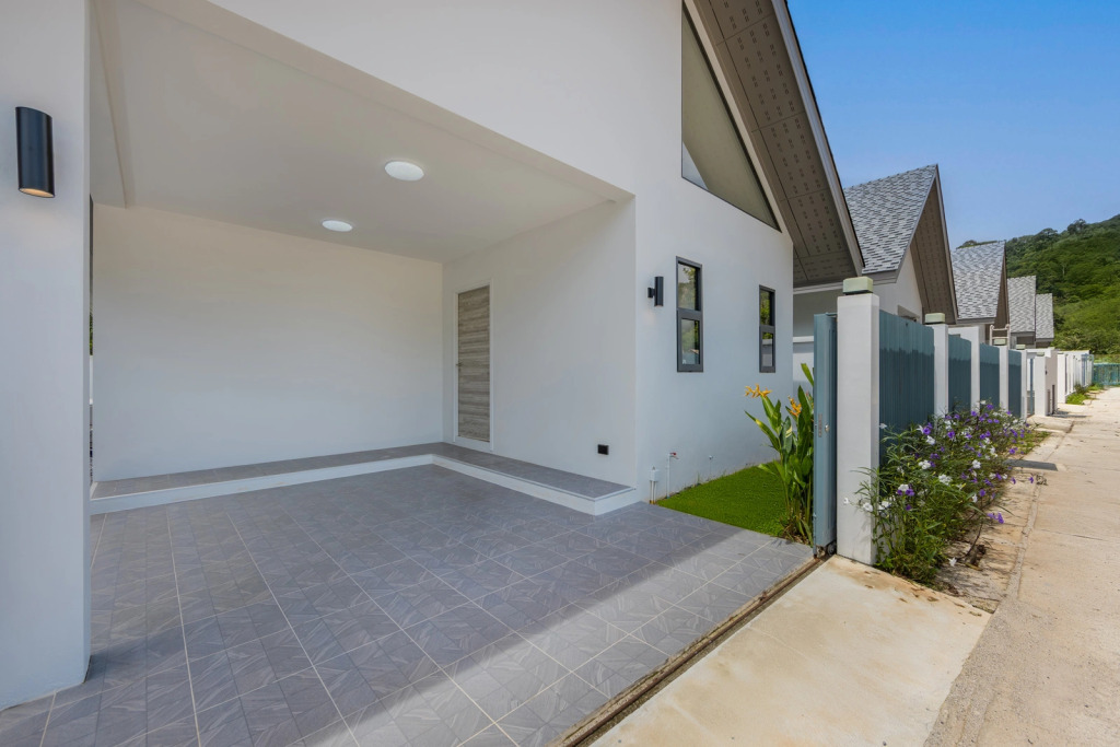 Курортный отель Akara Pool Villas Phuket by Tropic Look