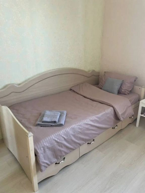 Квартира двухкомнатная около Парка Победы