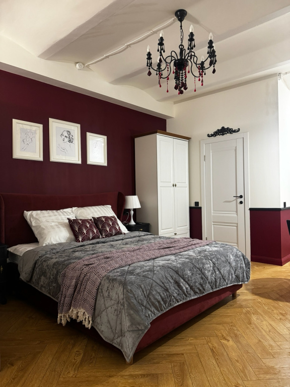 Burgundy Flat