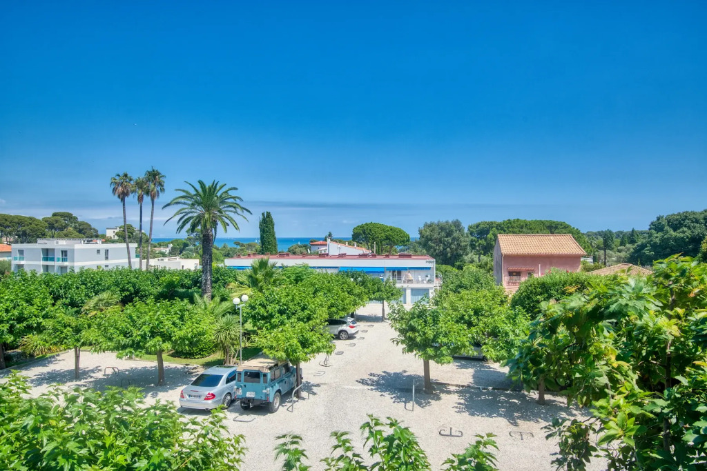 Luxurious 2BD W/seaview In Cap D'antibes Apartments