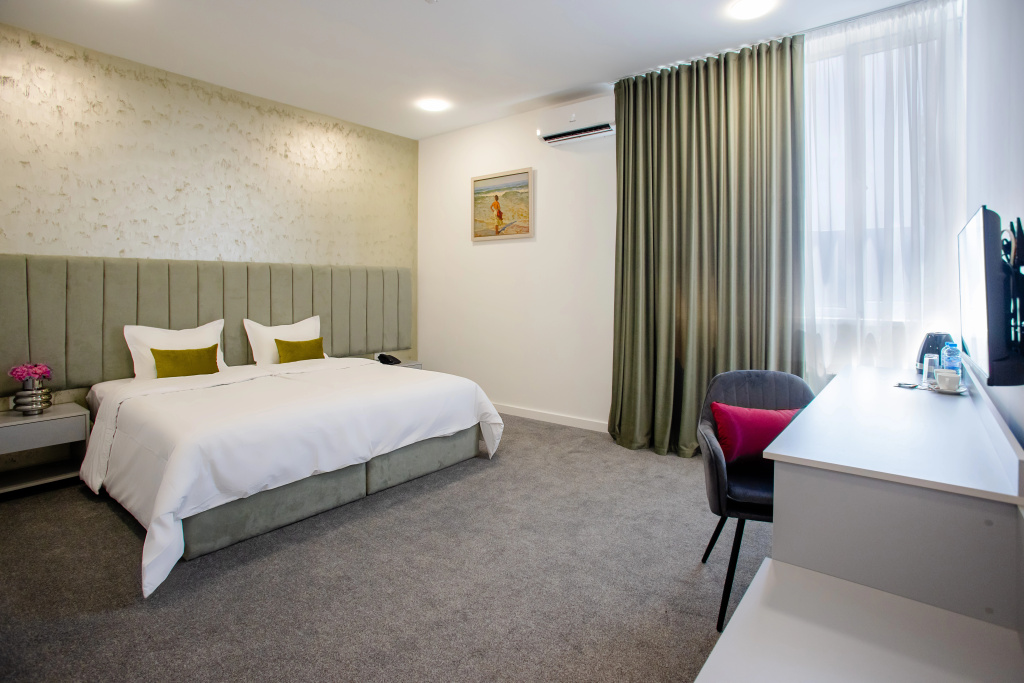 Benefice Hotel Yerevan-通緝