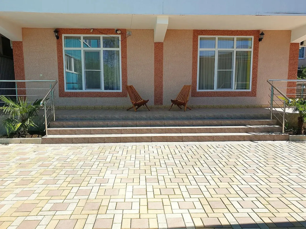 Atlantida Guest house