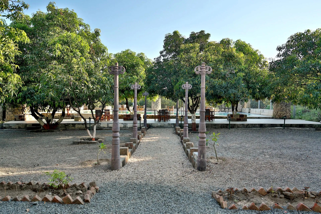 Отель Gir Lions Paw Resort