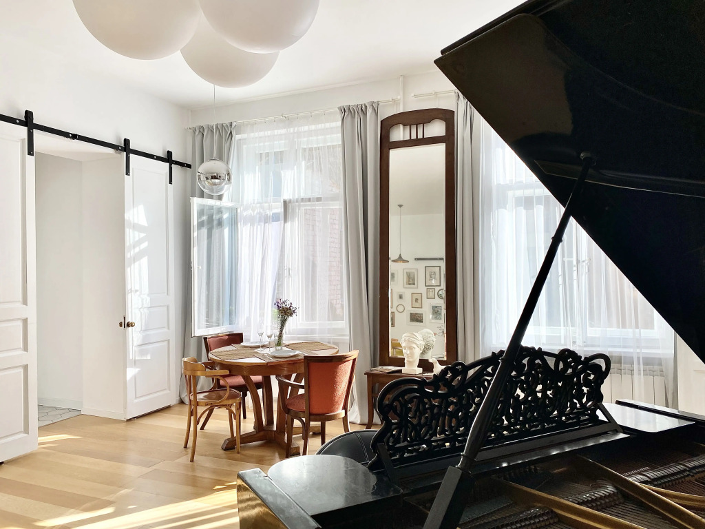 Квартира Art Tolstoy House