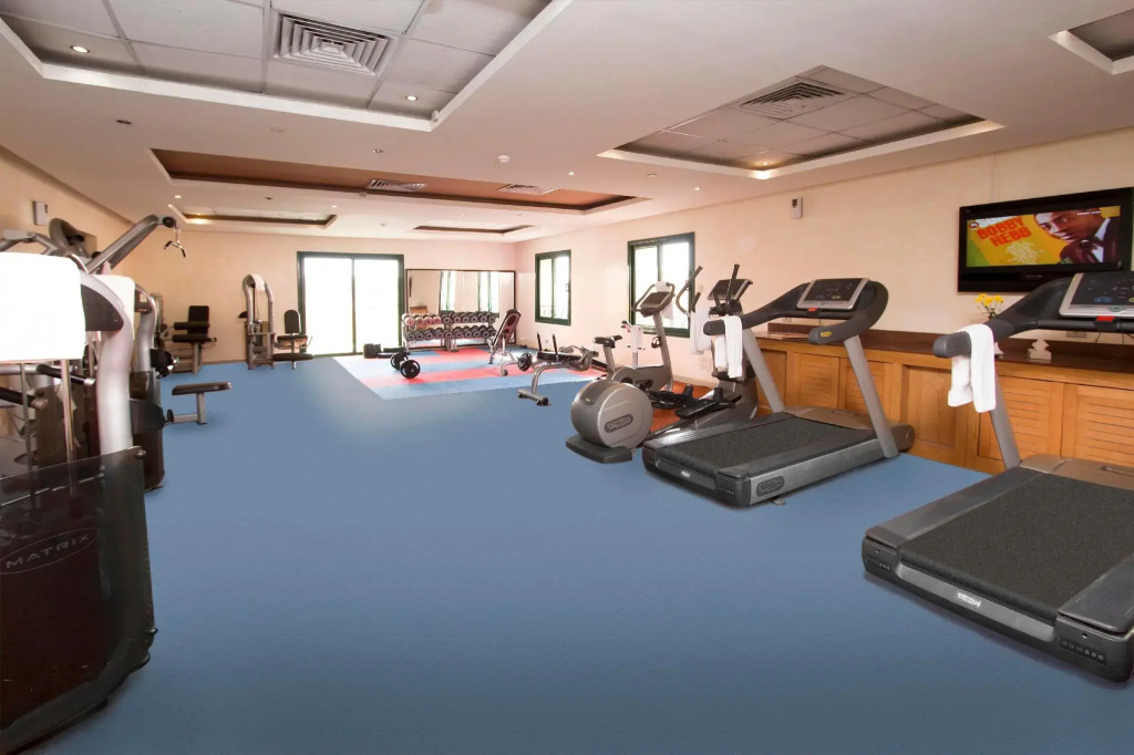 Курортный отель Swiss Inn Pyramids Golf Resort