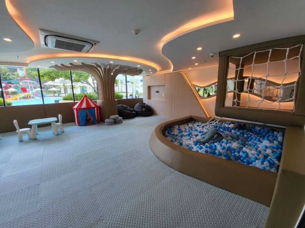 Квартира La Vita Rawai 1 Bdr Roof Pool