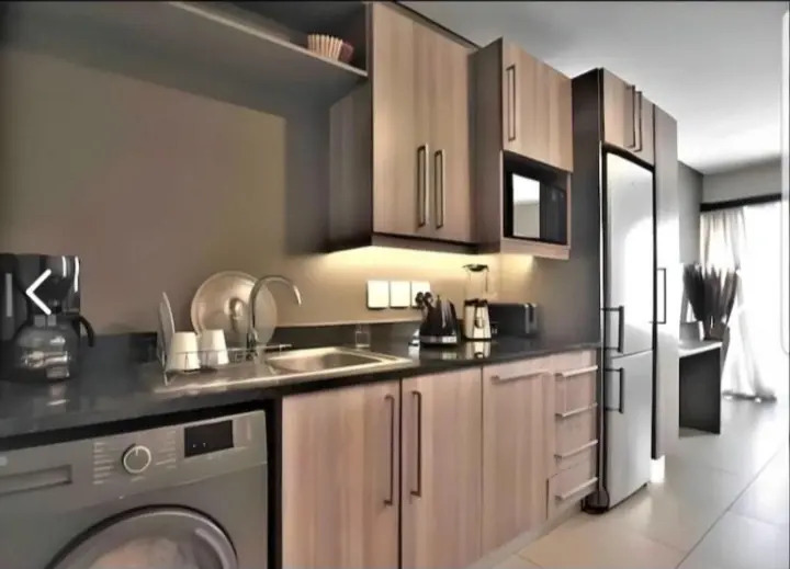 Апартаменты Penthouse Suite  Exquisite One Bedroom Apartment