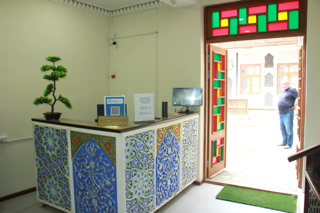 Sukhrob Barzu Hotel