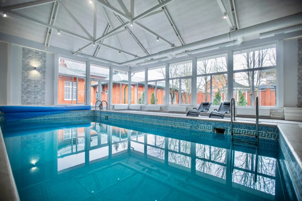 Частный Дом с бассейнами и залом Anstar House Kapustino