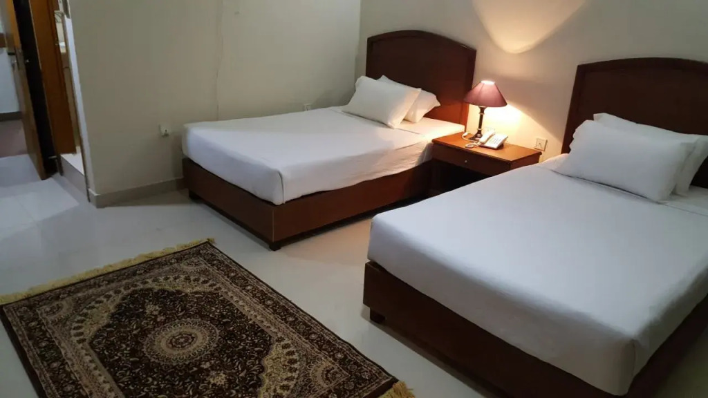 Hotel Crown Inn