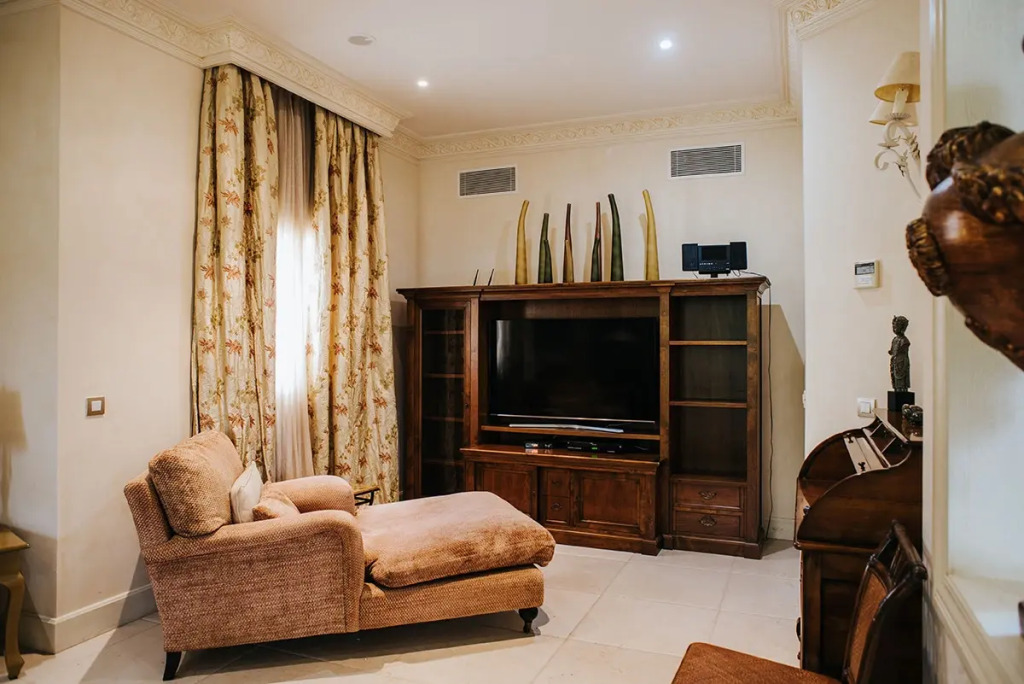 Luxury King Villa Apartments