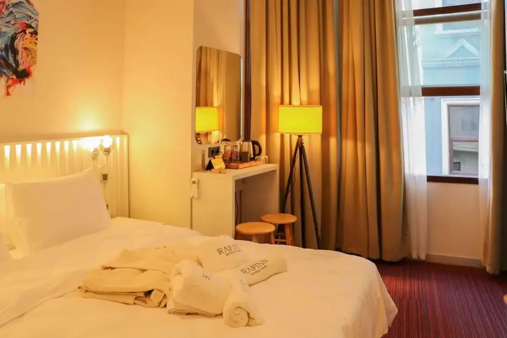 Grand Rafinn Boutique Hotel