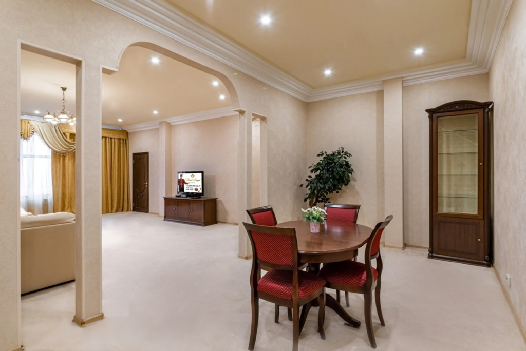 Royal Hotel