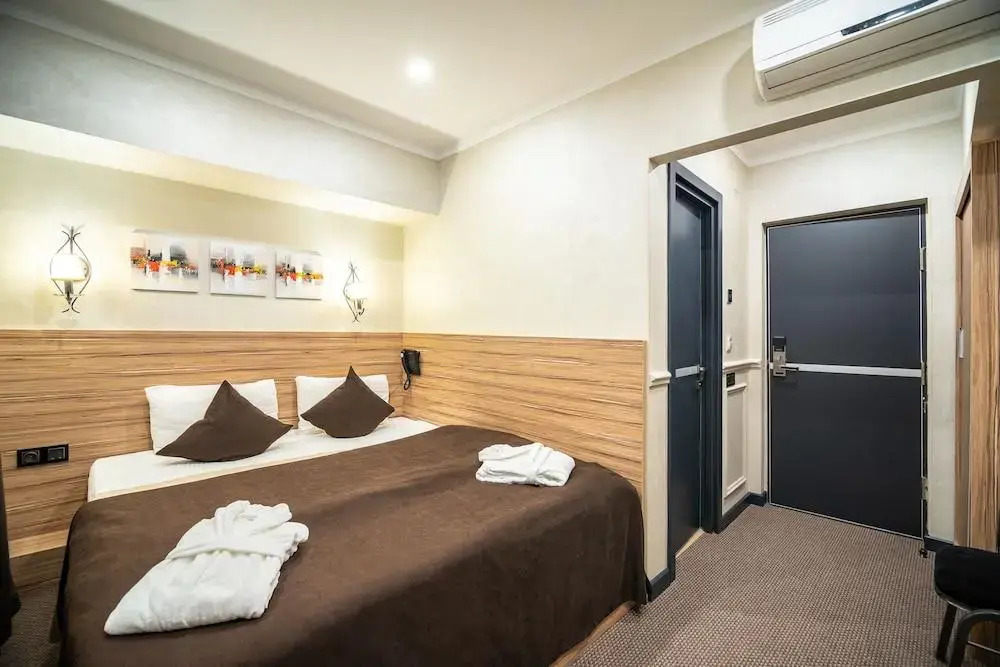 Mildom City Hotel