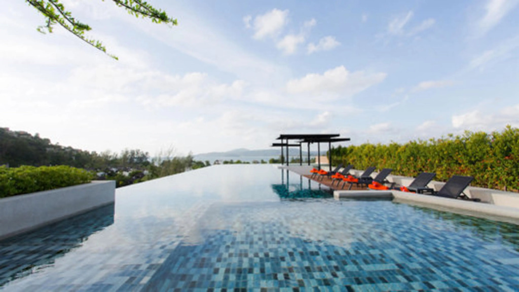Отель ZEN Premium Surin Beach