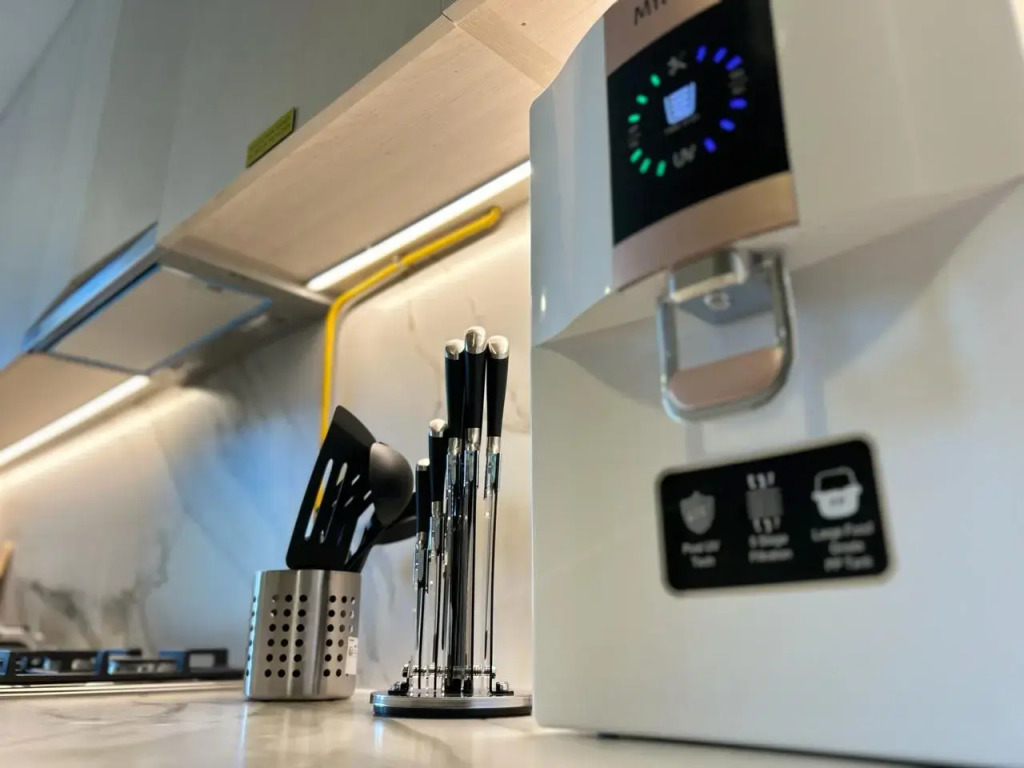 Casa Royale Vacation Homes - 1BR with Full Marina View