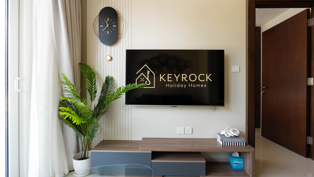 Апартаменты Keyrock Living Lakeview Luxury at Reva Residence