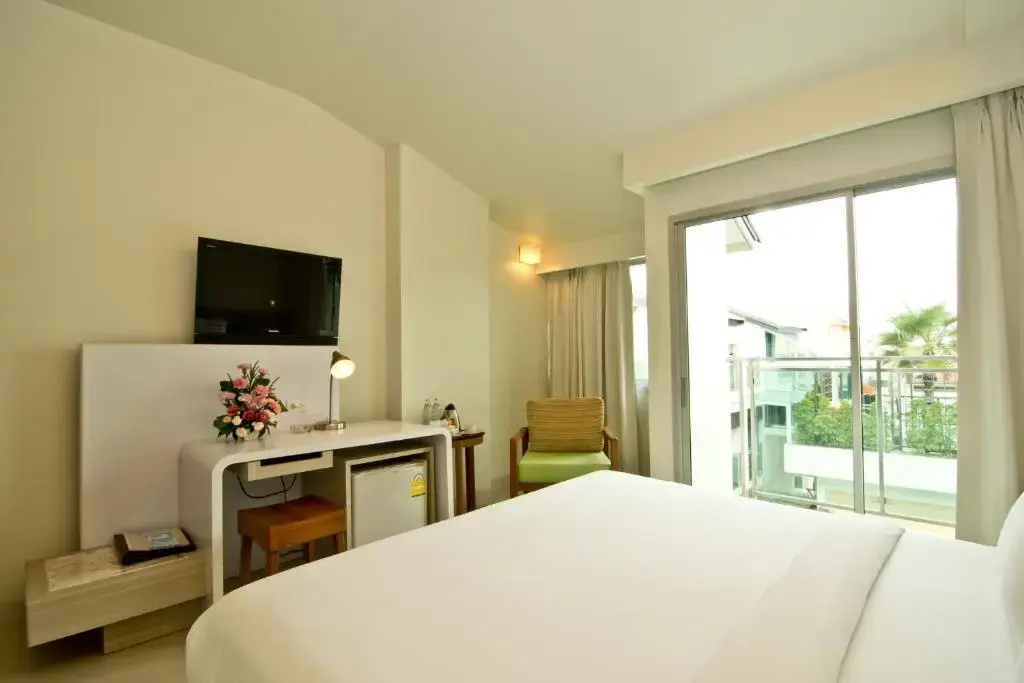 Отель Sunshine Hotel & Residences