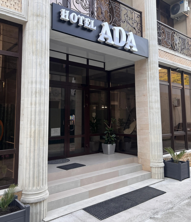 Отель Ada