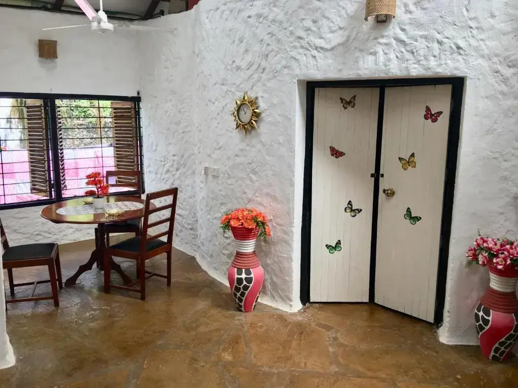 Tradewinds Lodge