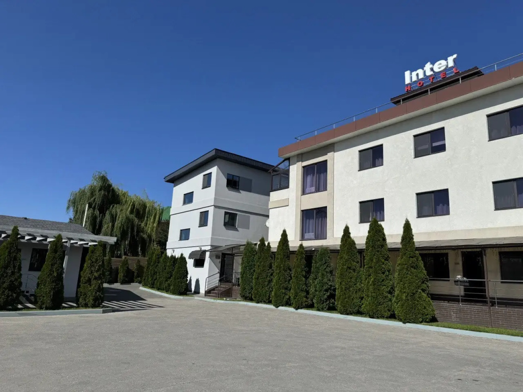Отель Интер