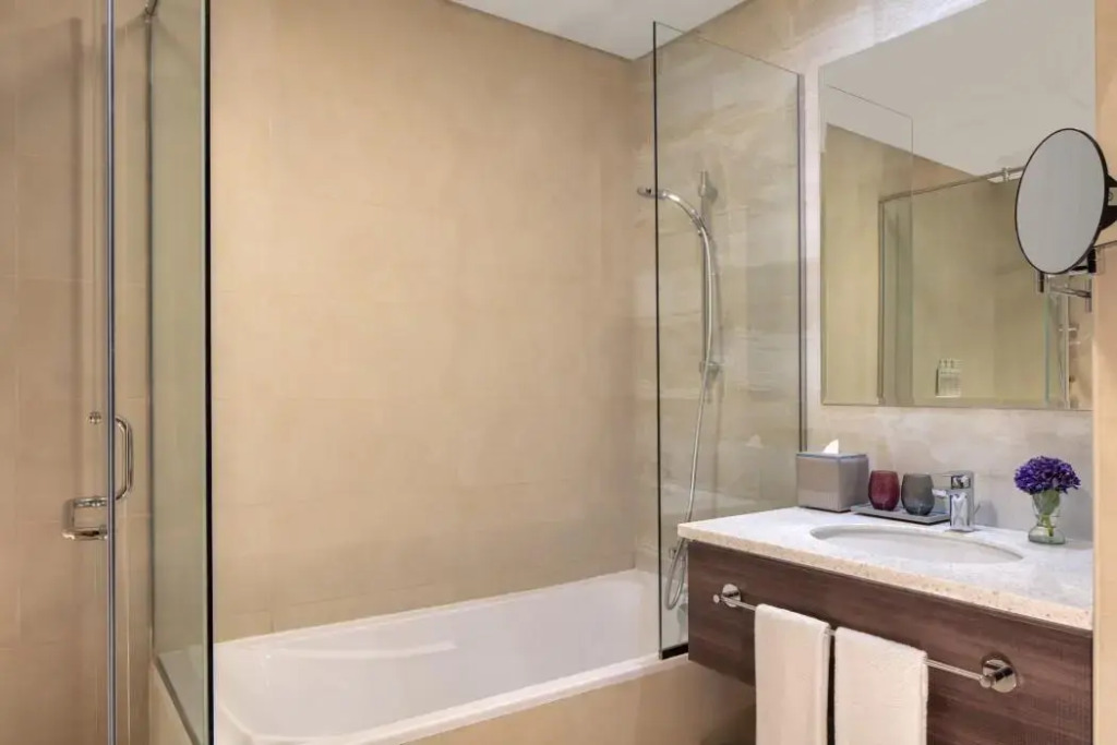Avani Plus Palm View Dubai Hotel & Suites