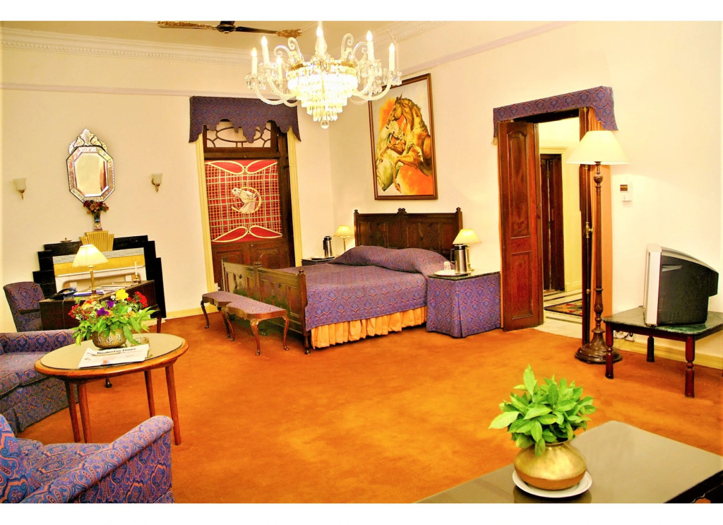 Отель WelcomHeritage Taragarh Palace