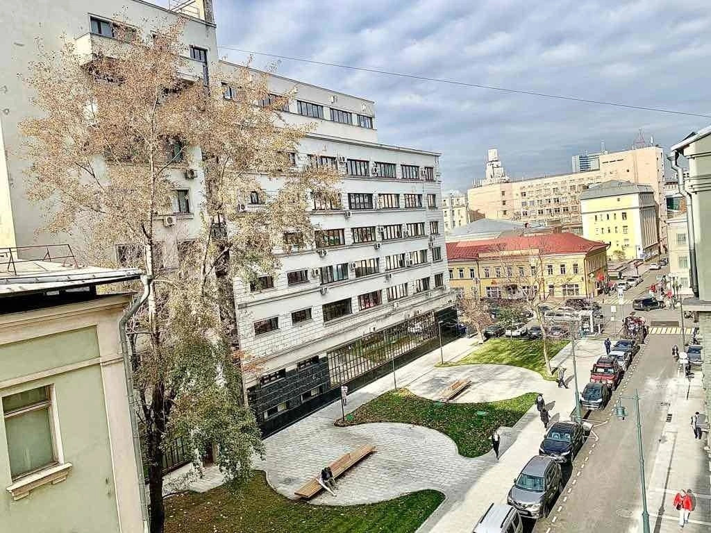 Квартира в центре Москвы с видом на МИД