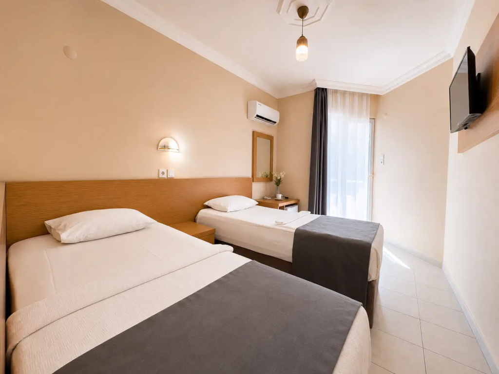 Yaman Life Hotel