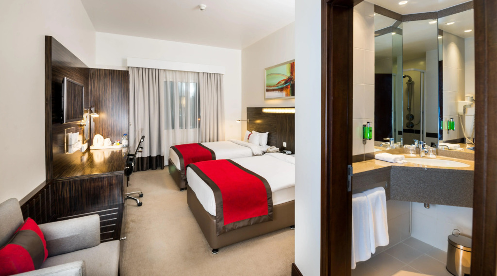 Holiday Inn Express Dubai Internet City by IHG