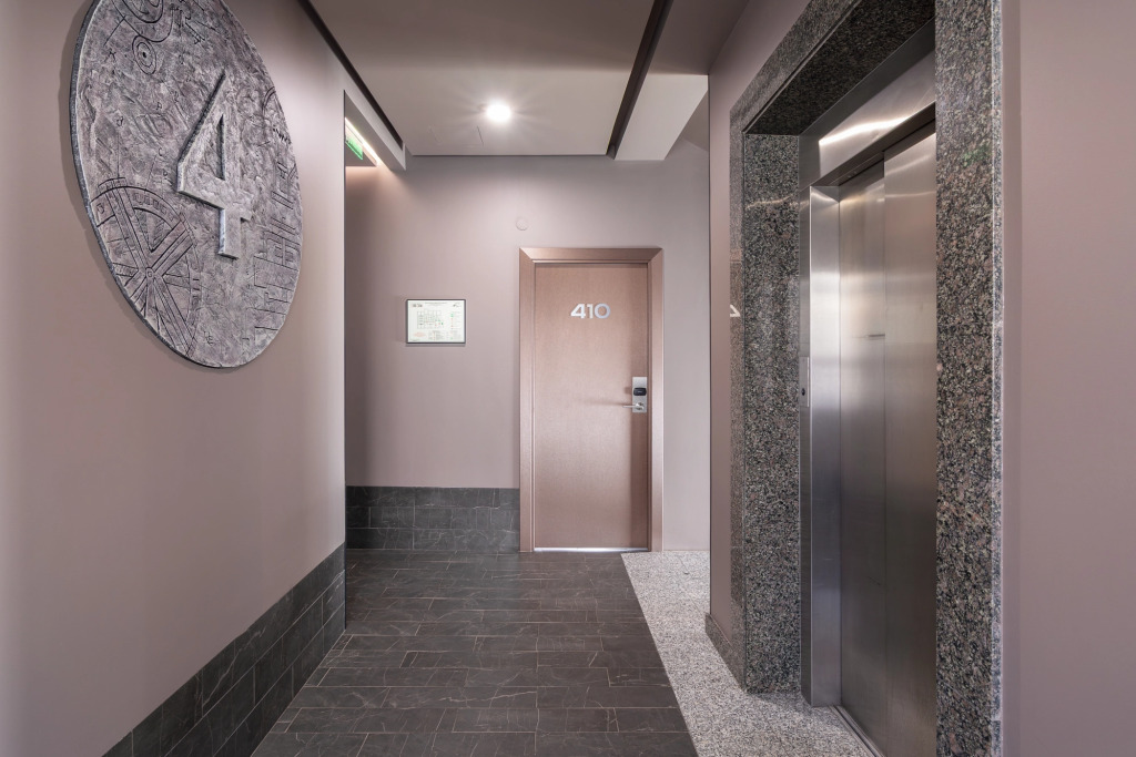 Tesla Hotel