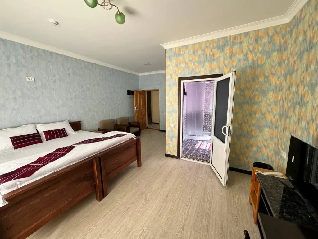Qamar Hotel