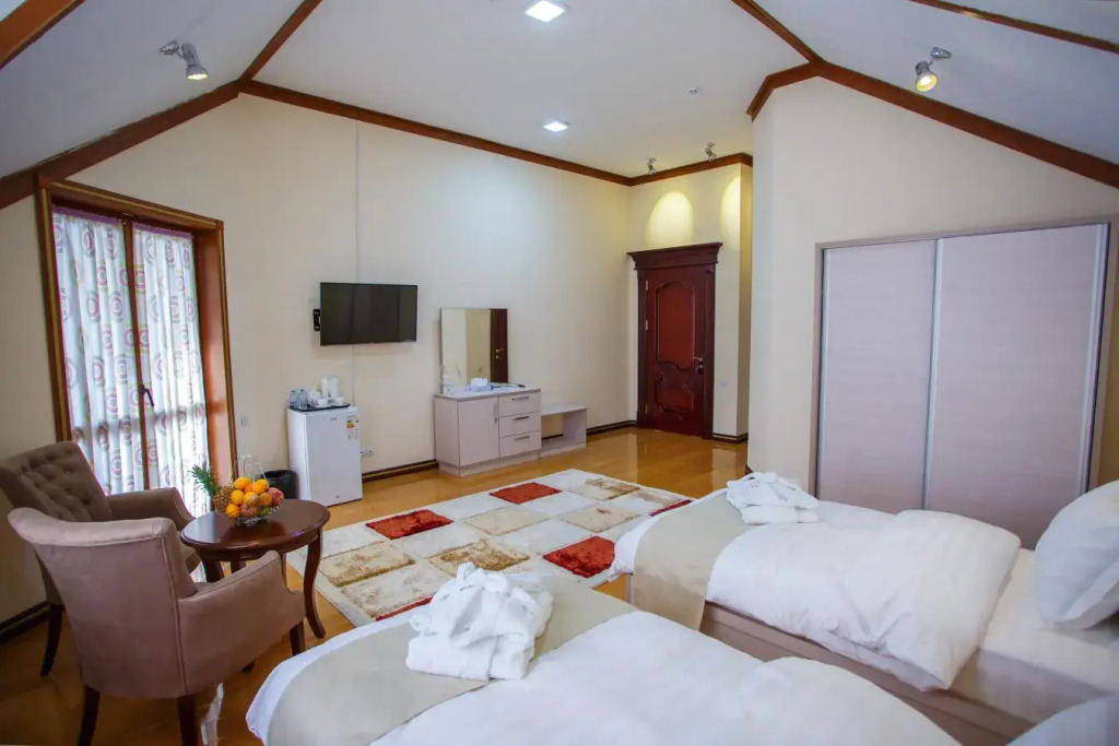 Izumrud Hotel